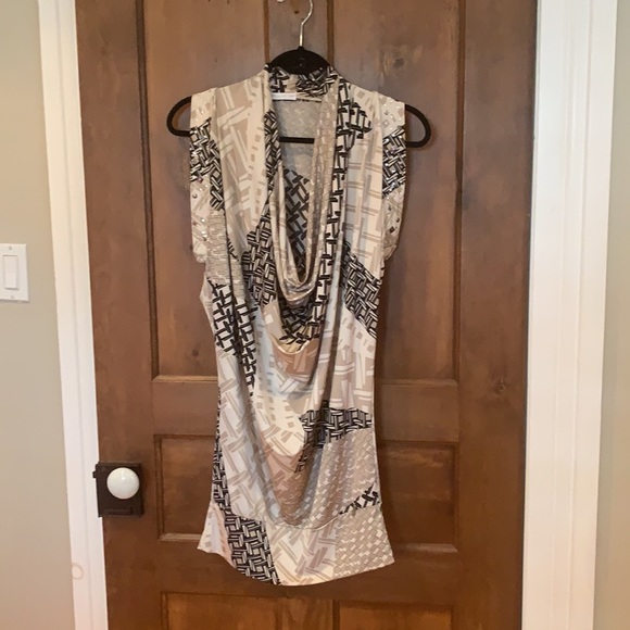 long top could be a dress for shorter person - Picture 2 of 3